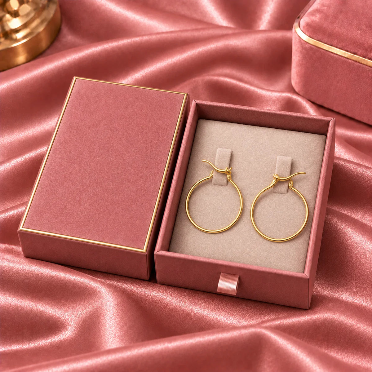 Aurelia Élise Classic Minimal Gold Tone Hoop Earrings